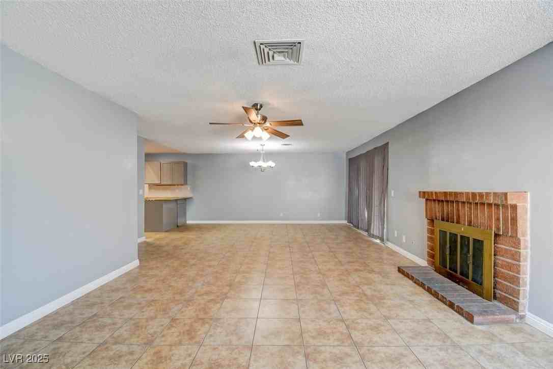 4197 Laurel Park Ave - Photo 2 of 16