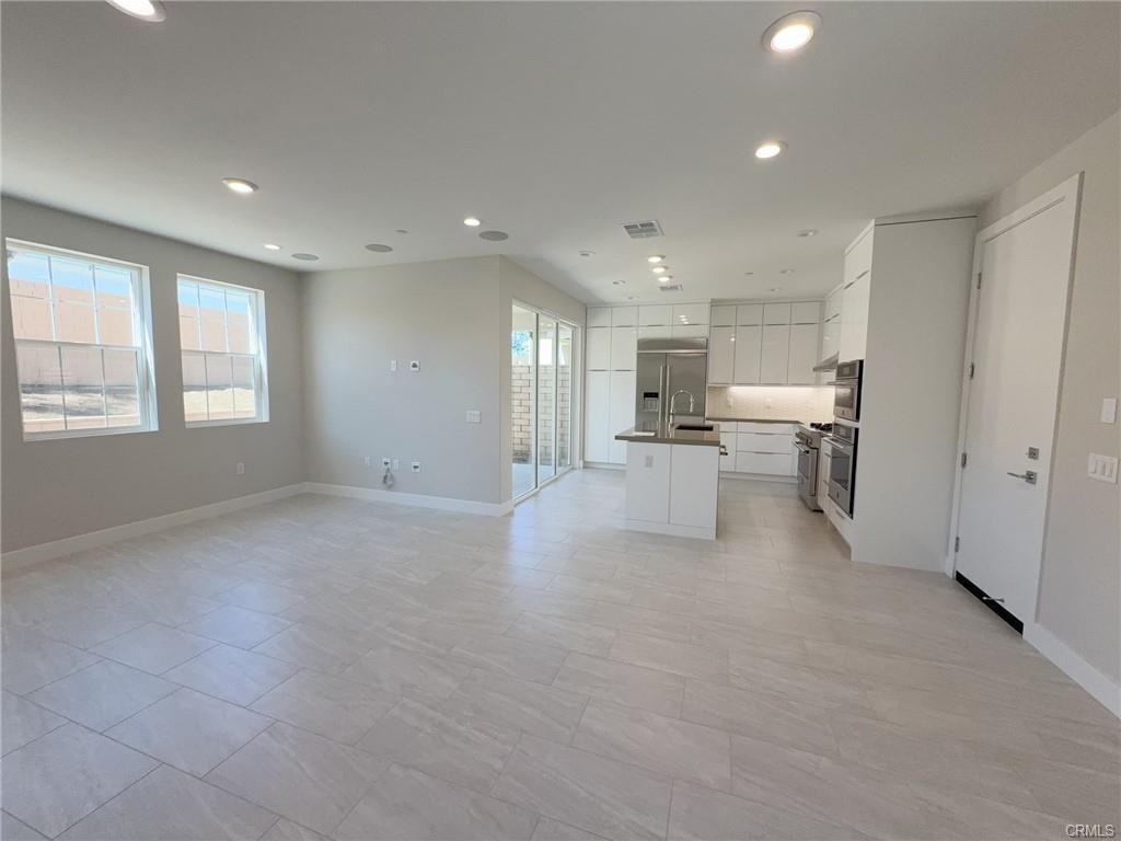 711 Olivier Dr - Photo 2 of 8