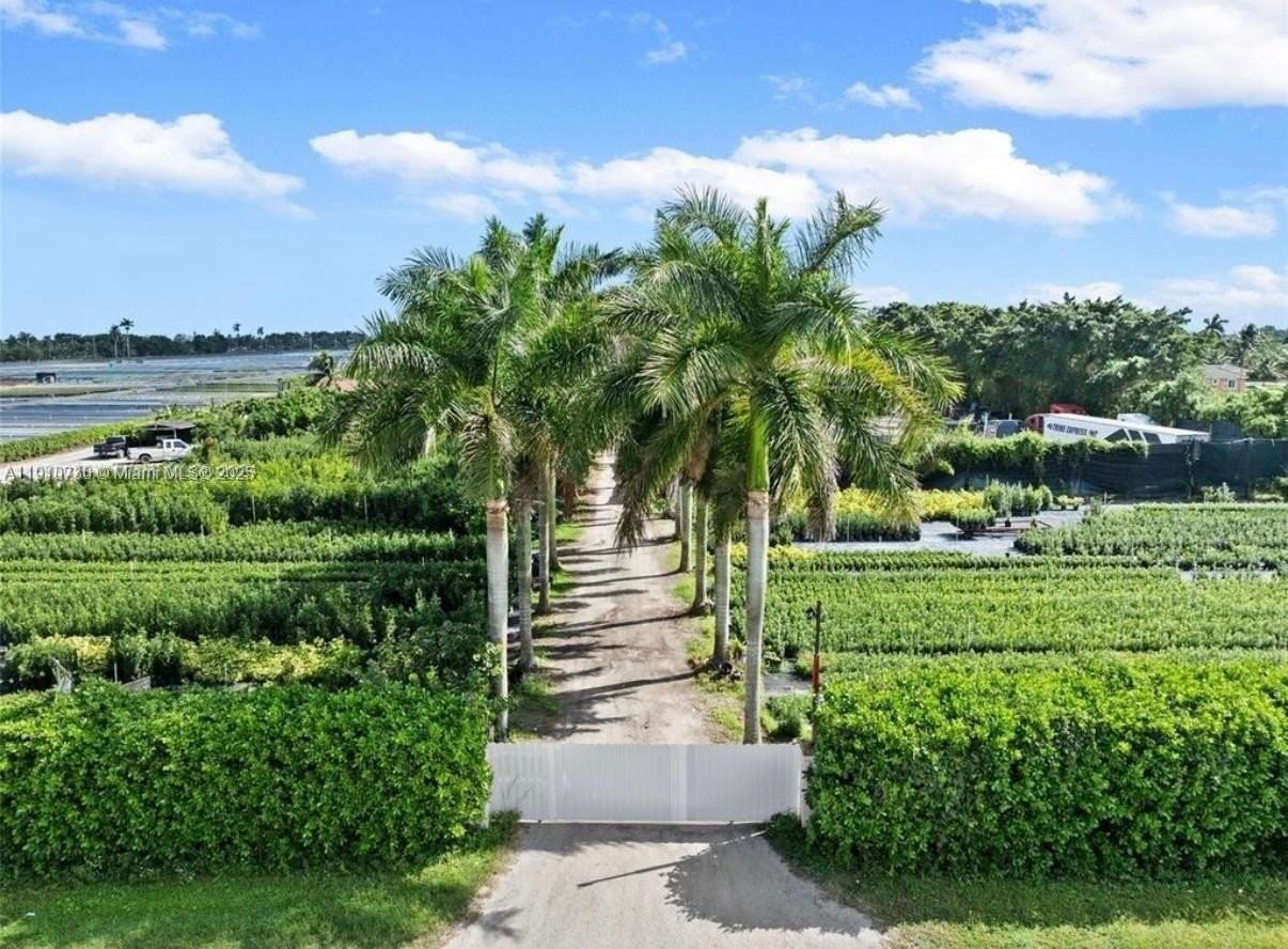 20235 Sw 172nd Ave - Photo 3 of 30