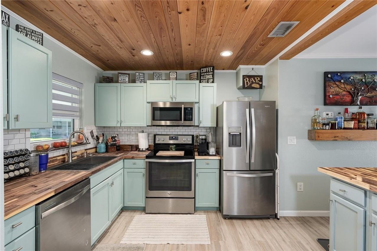 2115 9th Avenue West #6D - Photo 3 of 23