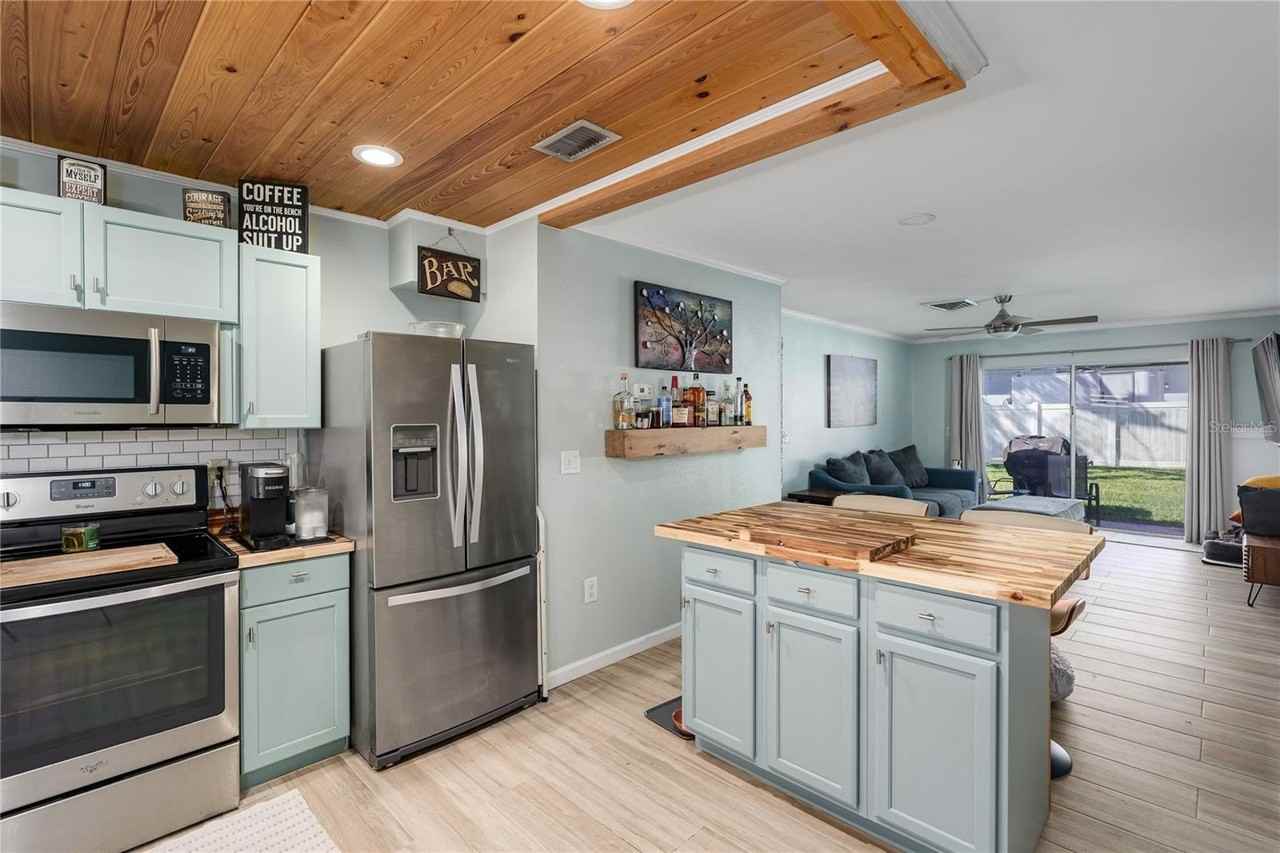 2115 9th Avenue West #6D - Photo 4 of 23