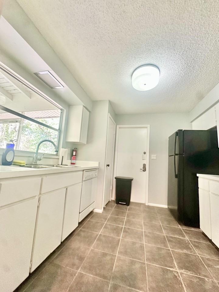 Spring Hill Dr - Photo 3 of 12