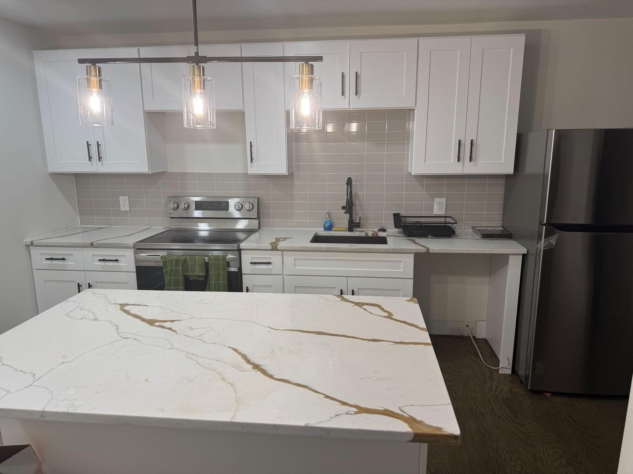 Lakewood Ave Se - Photo 3 of 4