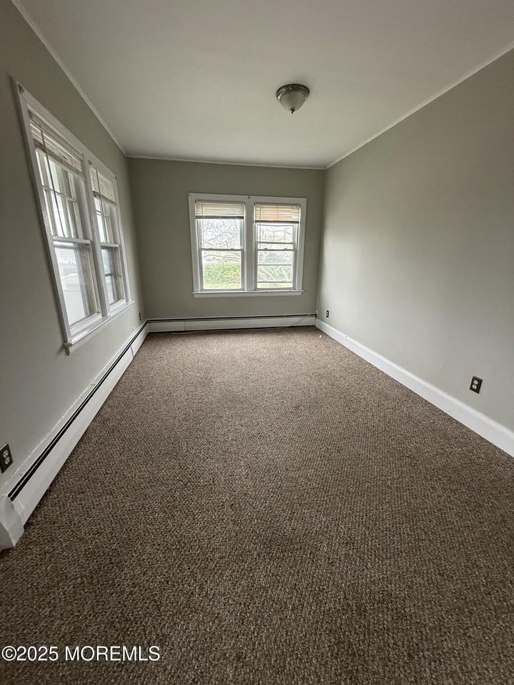 42 Cottage Pl Apt 2 #2 - Photo 5 of 13