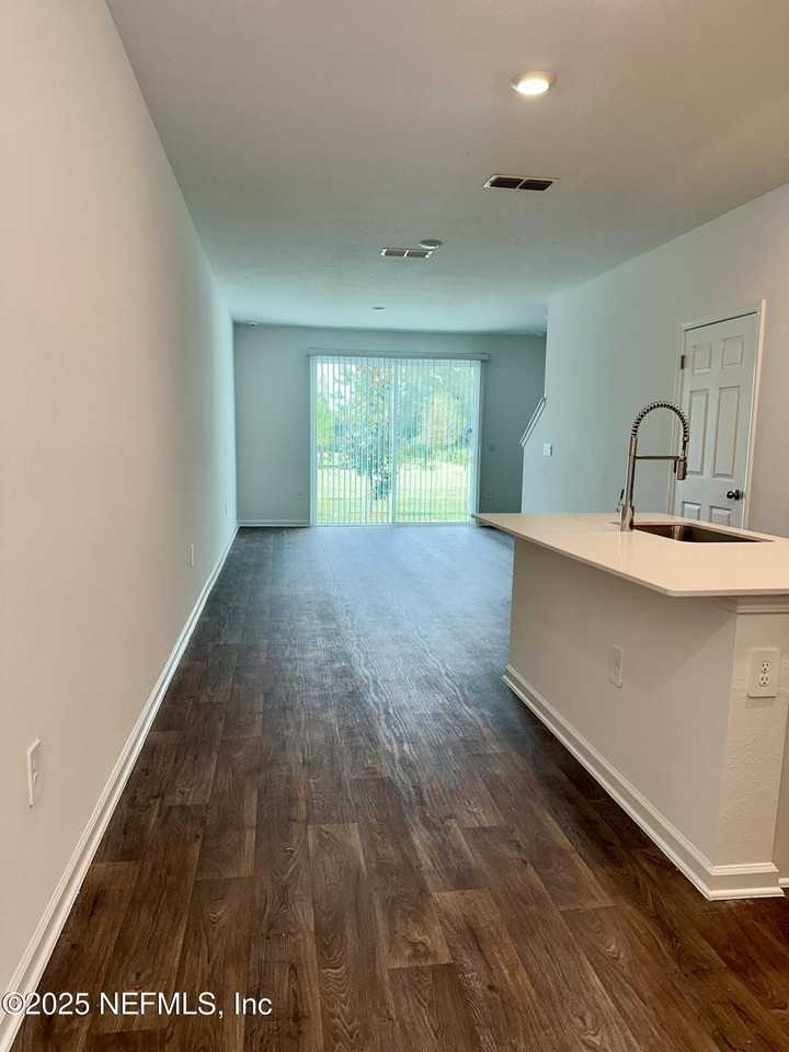 634 Celtic Dr - Photo 6 of 19