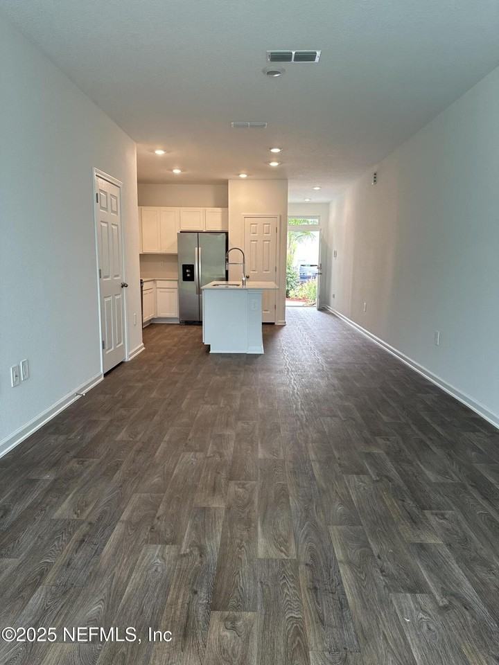 634 Celtic Dr - Photo 7 of 19