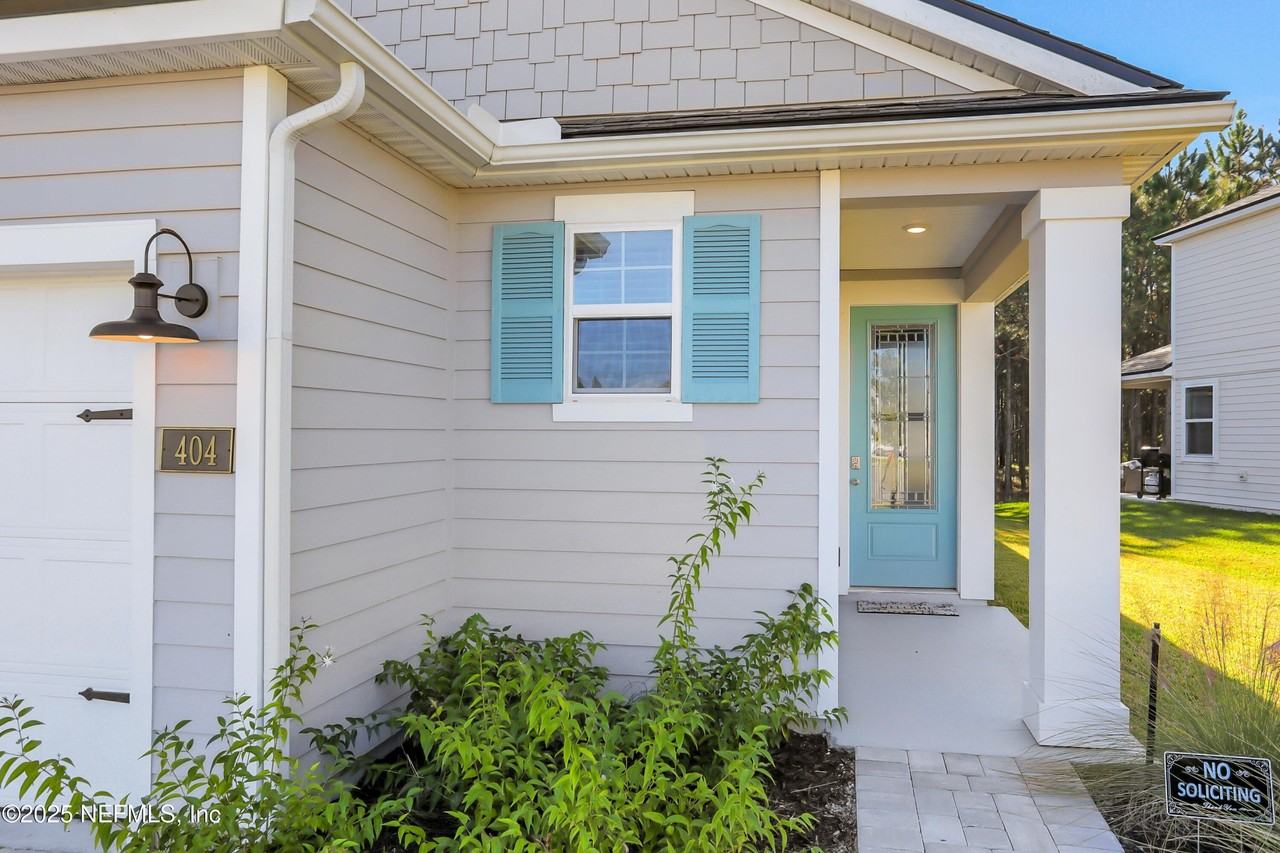 404 Thistleton Way - Photo 3 of 35