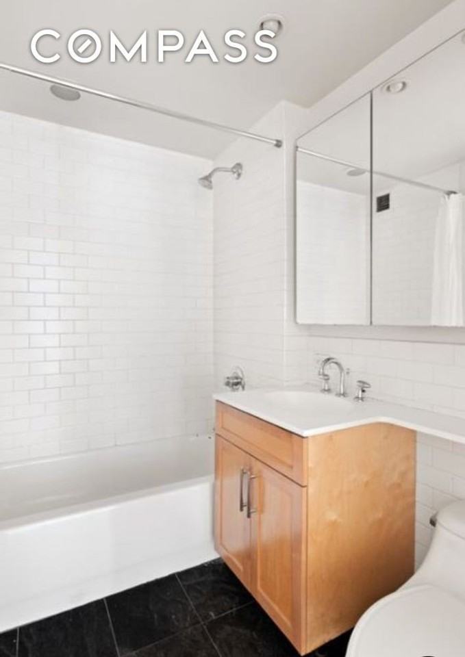 516 West 47th Street #N3D - Photo 5 of 11