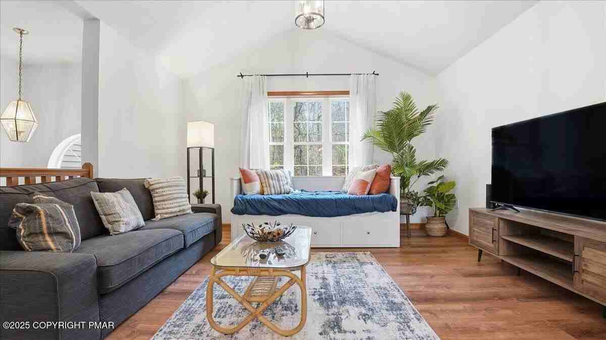 163 Long Woods Rd - Photo 4 of 50