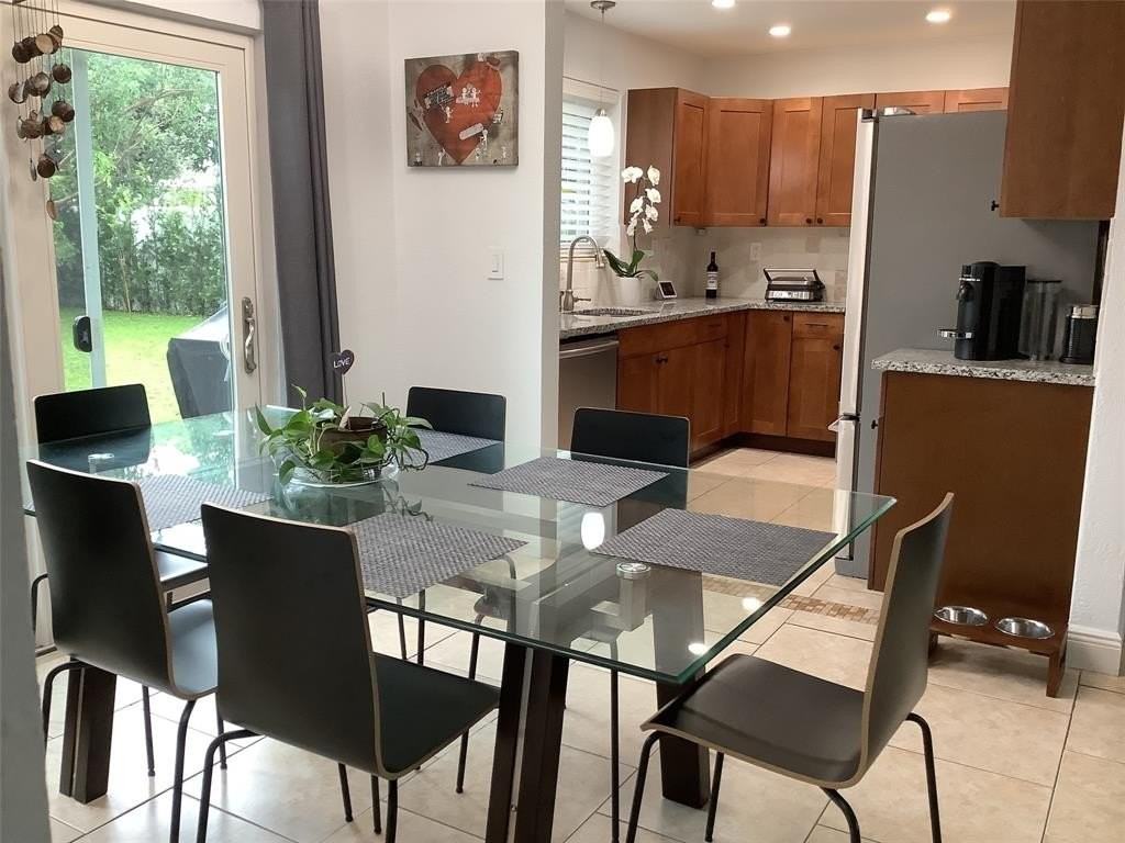 8260 Nw 11th Ct - Photo 7 of 20