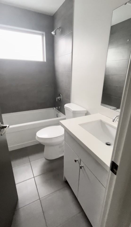 5222 Brooklyn Avenue Northeast - Photo 7 of 17