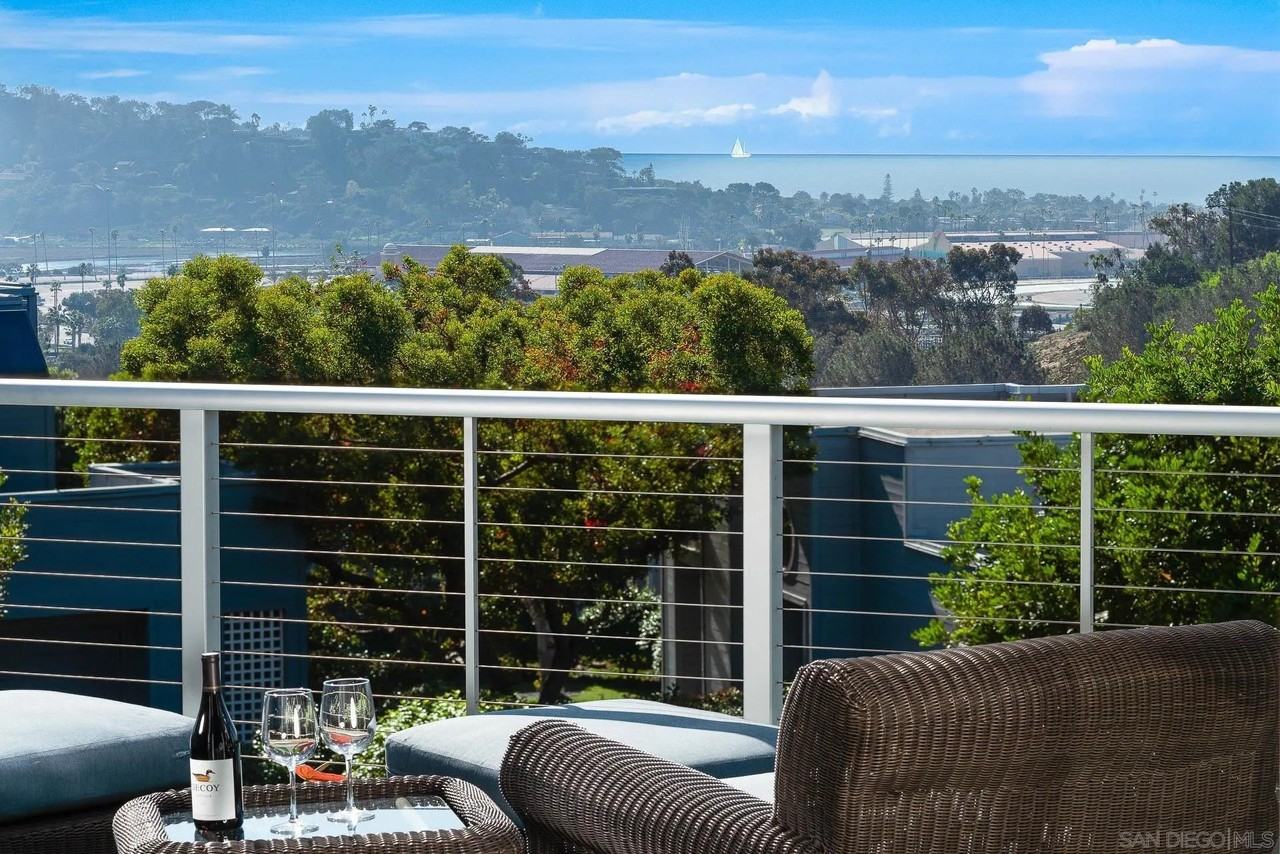 1060 America Way - Photo 3 of 50