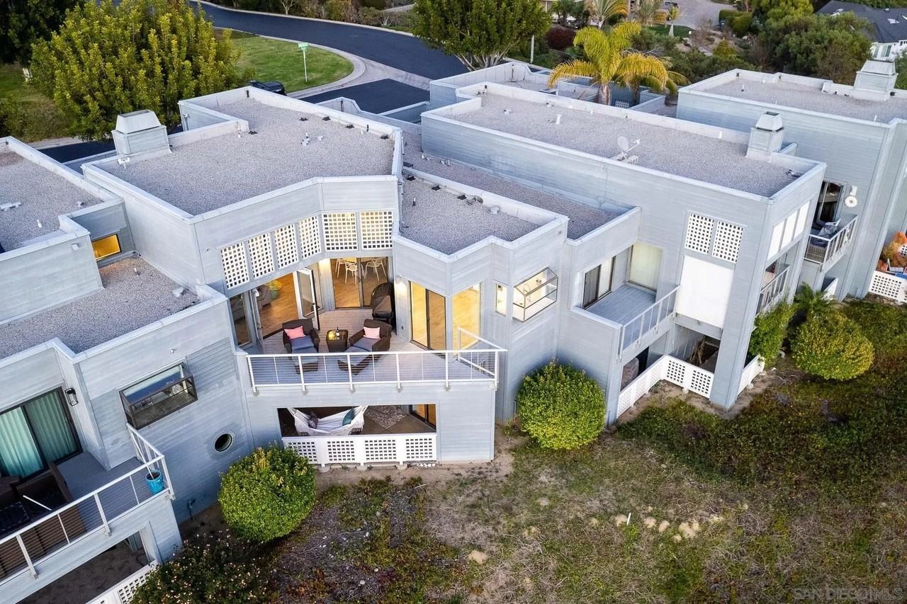 1060 America Way - Photo 6 of 50