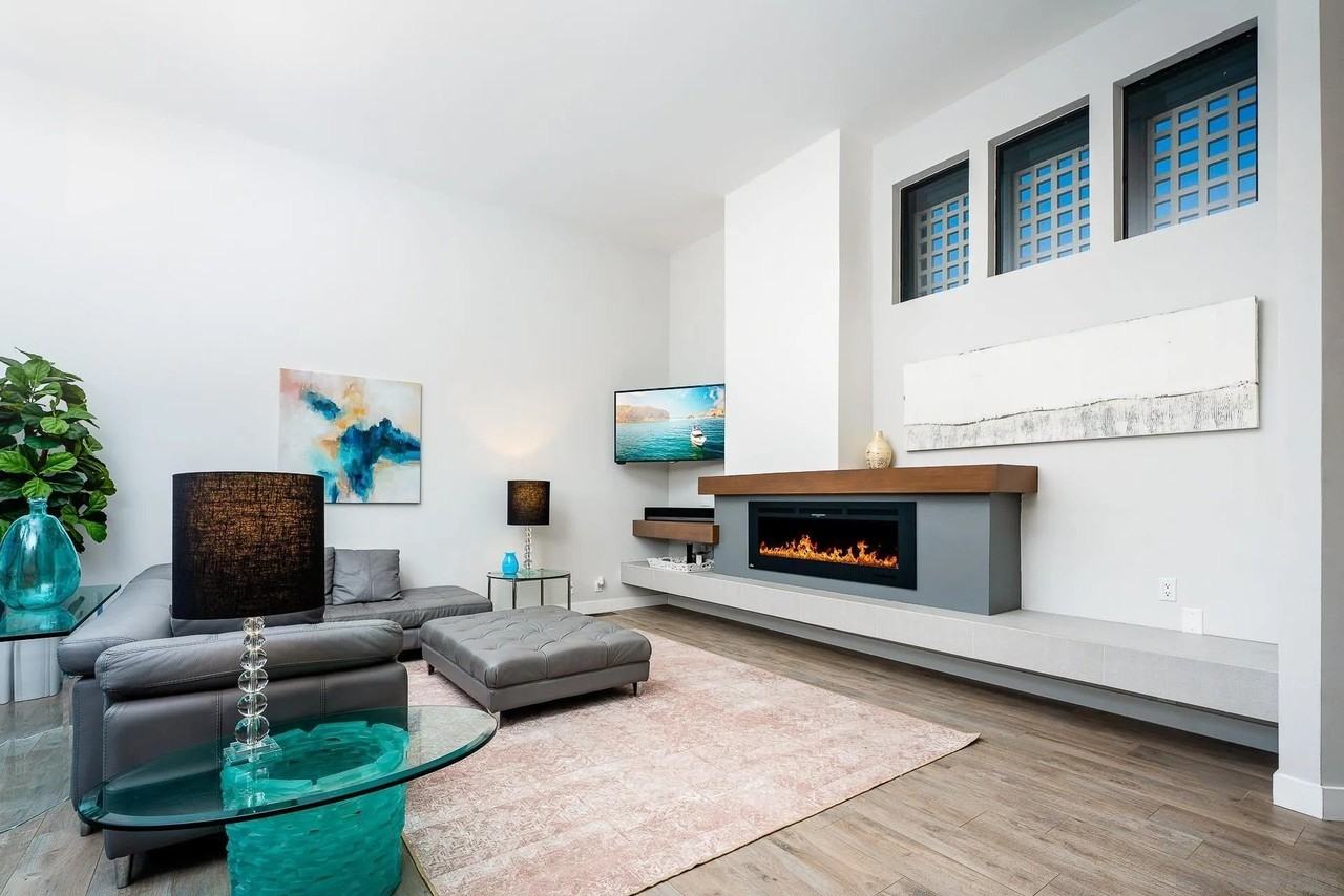 1060 America Way - Photo 7 of 50