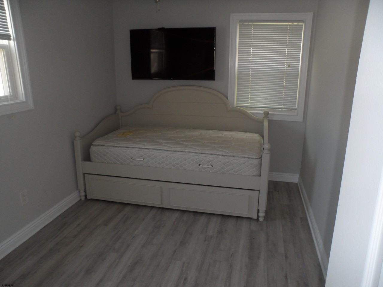 11 S Jefferson Ave - Photo 4 of 8