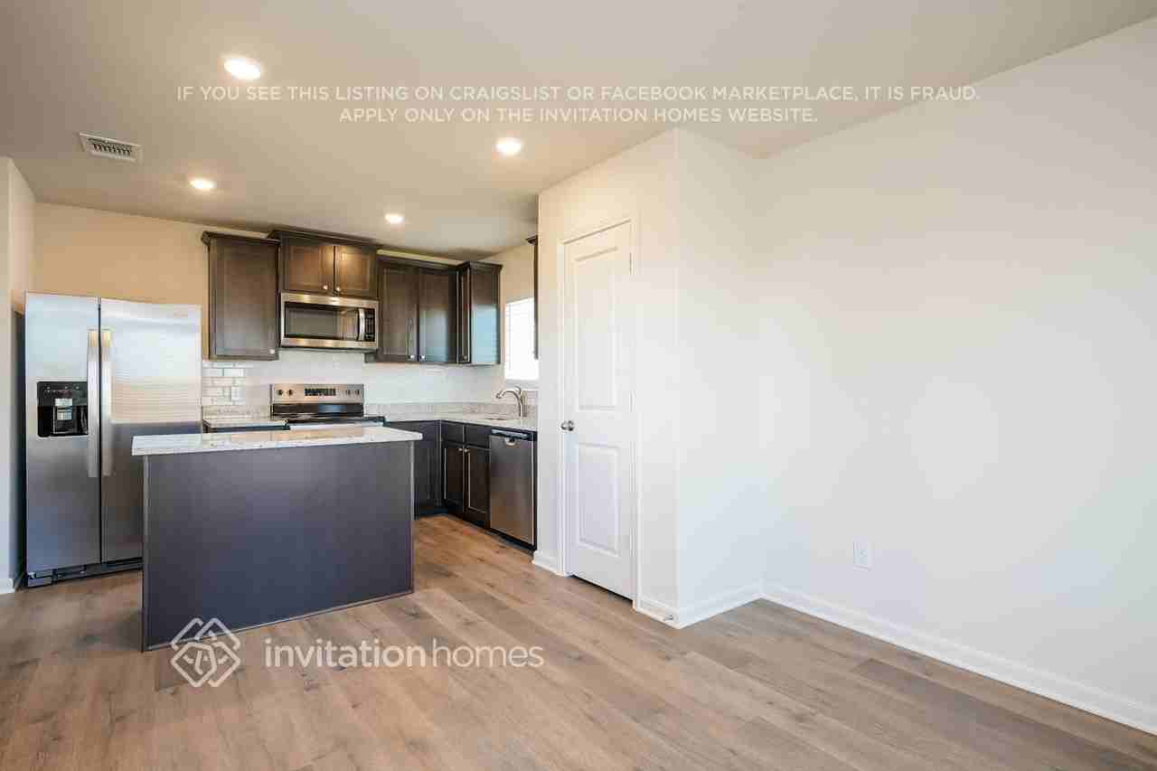 10024 Pilot Place - Photo 6 of 17