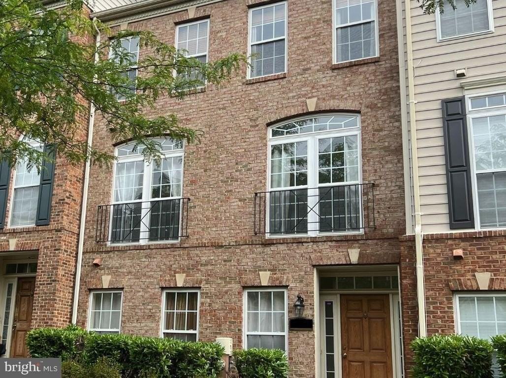 BUXTON Place - Photo 5 of 9