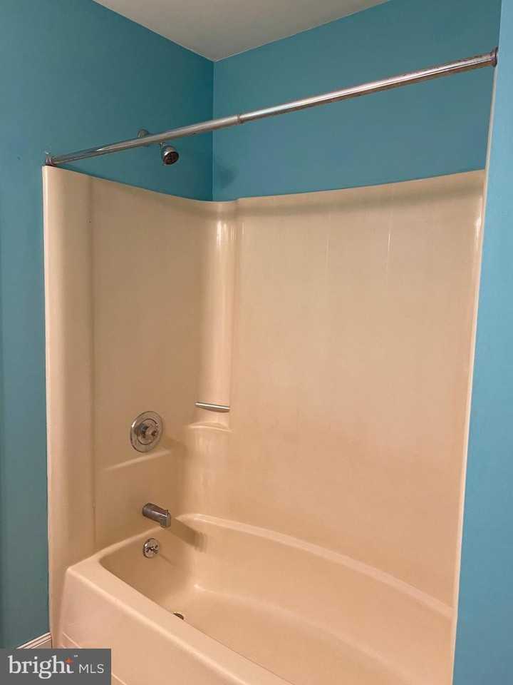 439 Woodbury-Glassboro Road - Photo 4 of 19