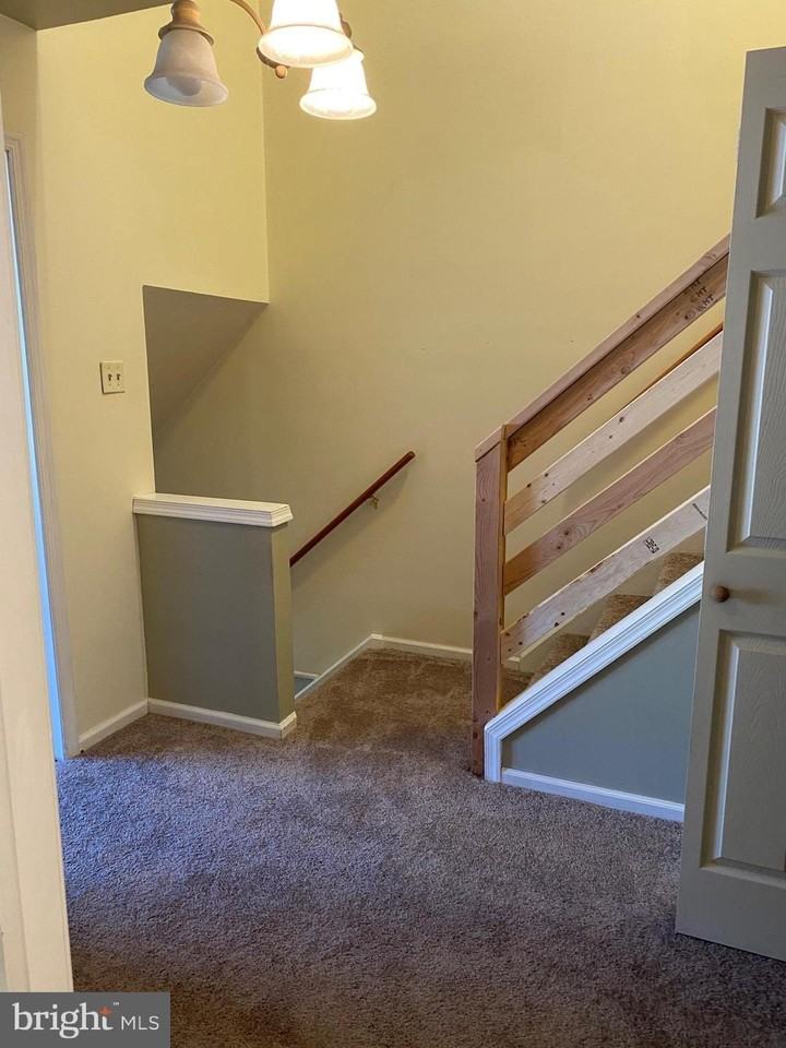 439 Woodbury-Glassboro Road - Photo 5 of 19