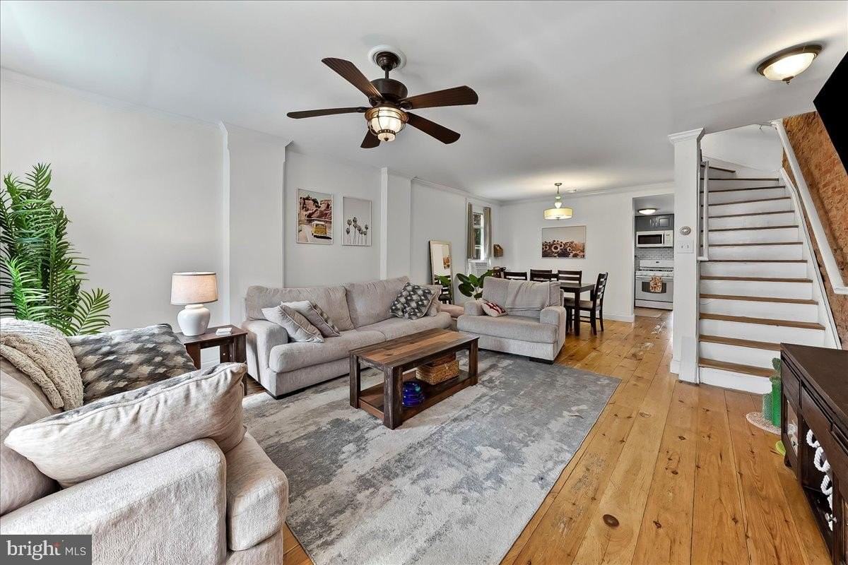 131 E Union St - Photo 2 of 23