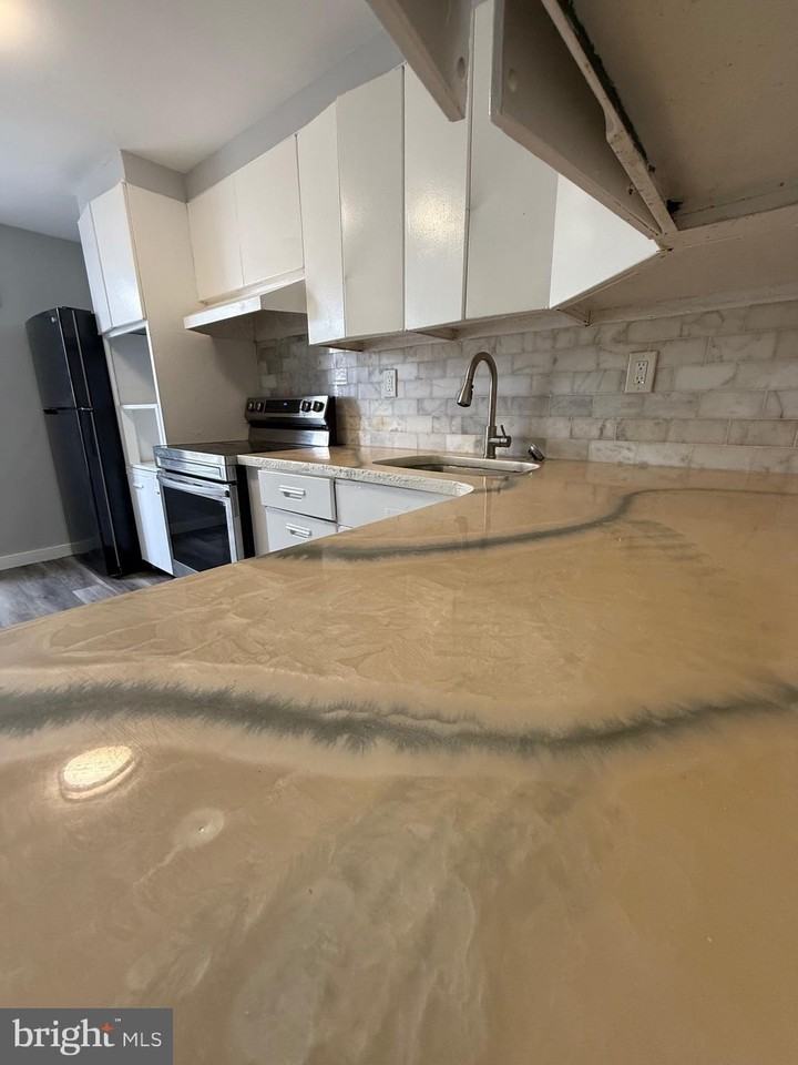 2003 Devereaux Ave 2nd Fl #2ndFL - Photo 7 of 11