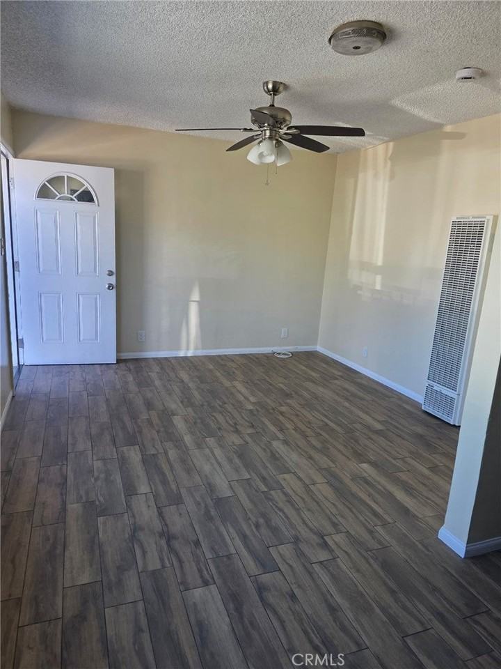 220 N Saratoga St - Photo 4 of 7