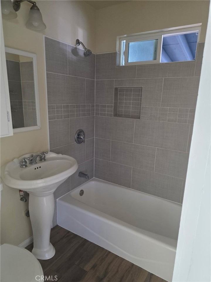 220 N Saratoga St - Photo 6 of 7