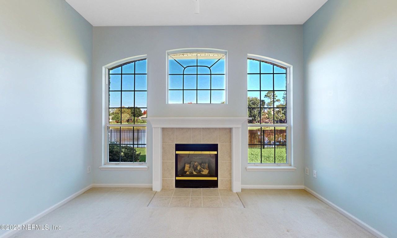 1995 Bluebonnet Way - Photo 2 of 37