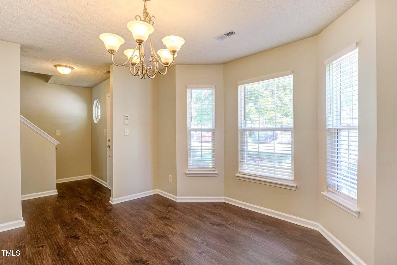 4 Intrepid Ct - Photo 3 of 22