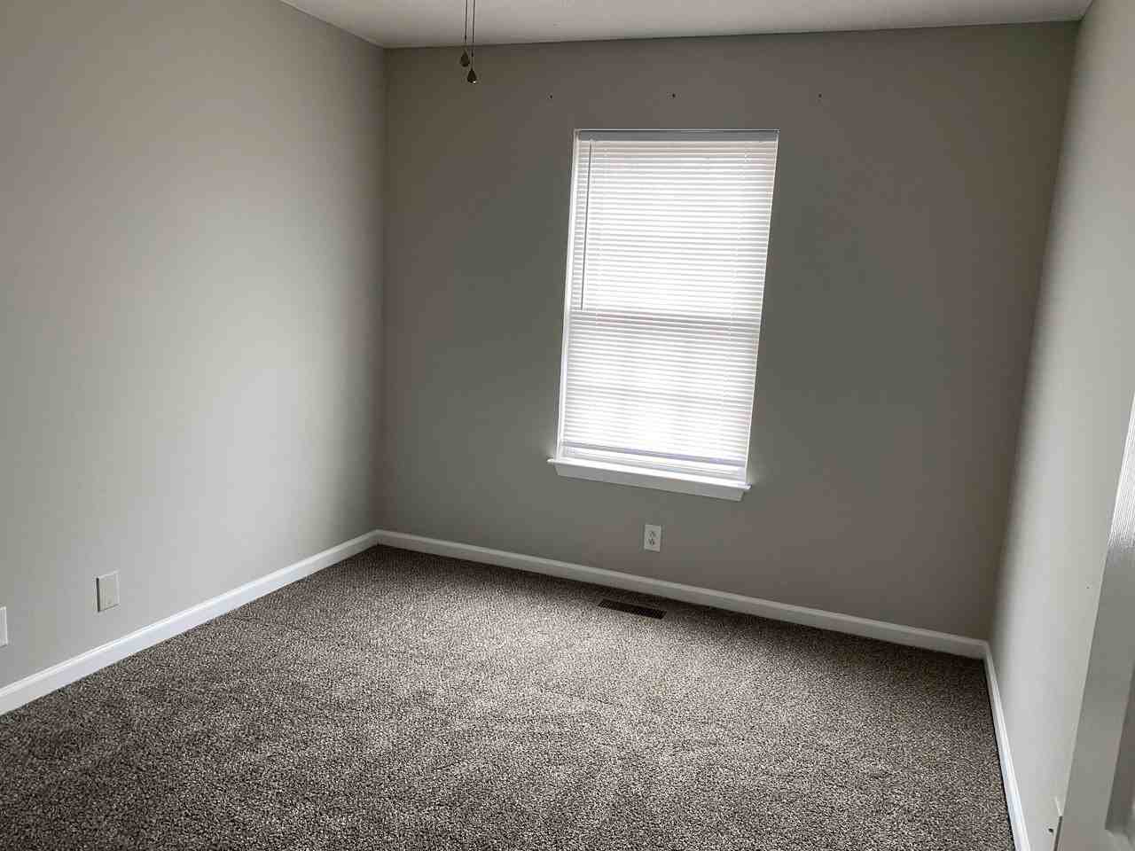 316 Arapaho Dr - Photo 5 of 11