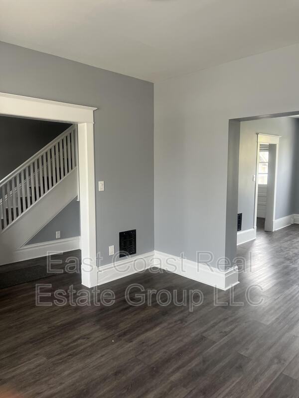 418 Mitchell Avenue - Photo 2 of 19