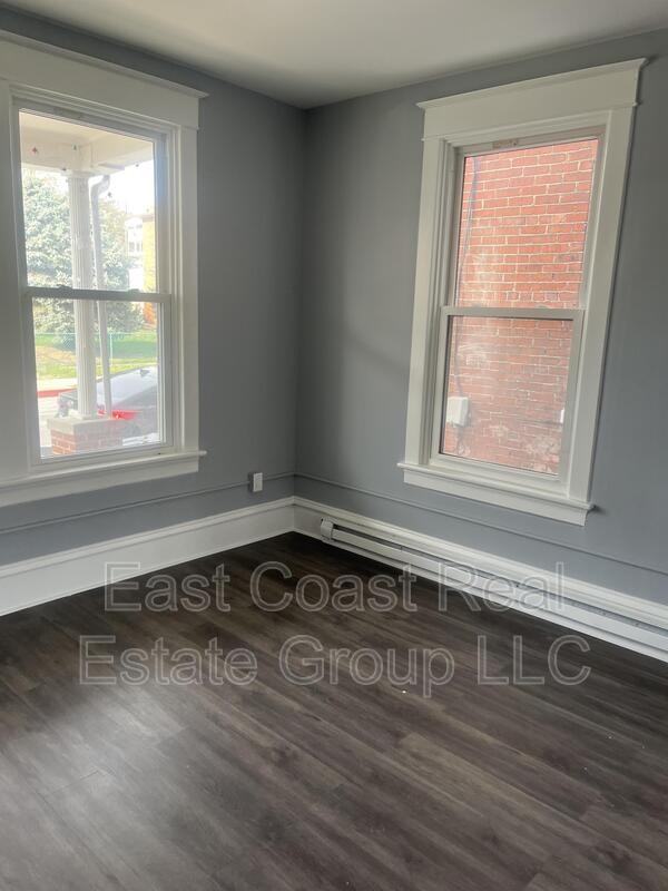 418 Mitchell Avenue - Photo 3 of 19