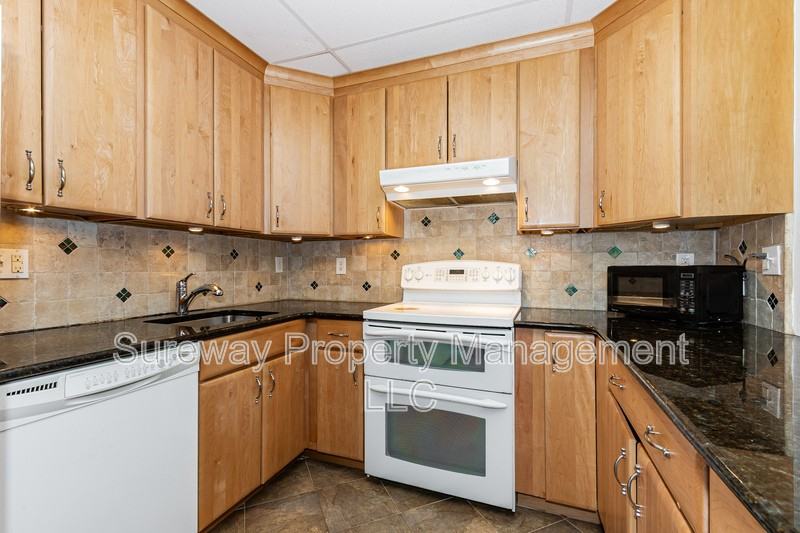 1 Markham Rd #2F - Photo 7 of 15