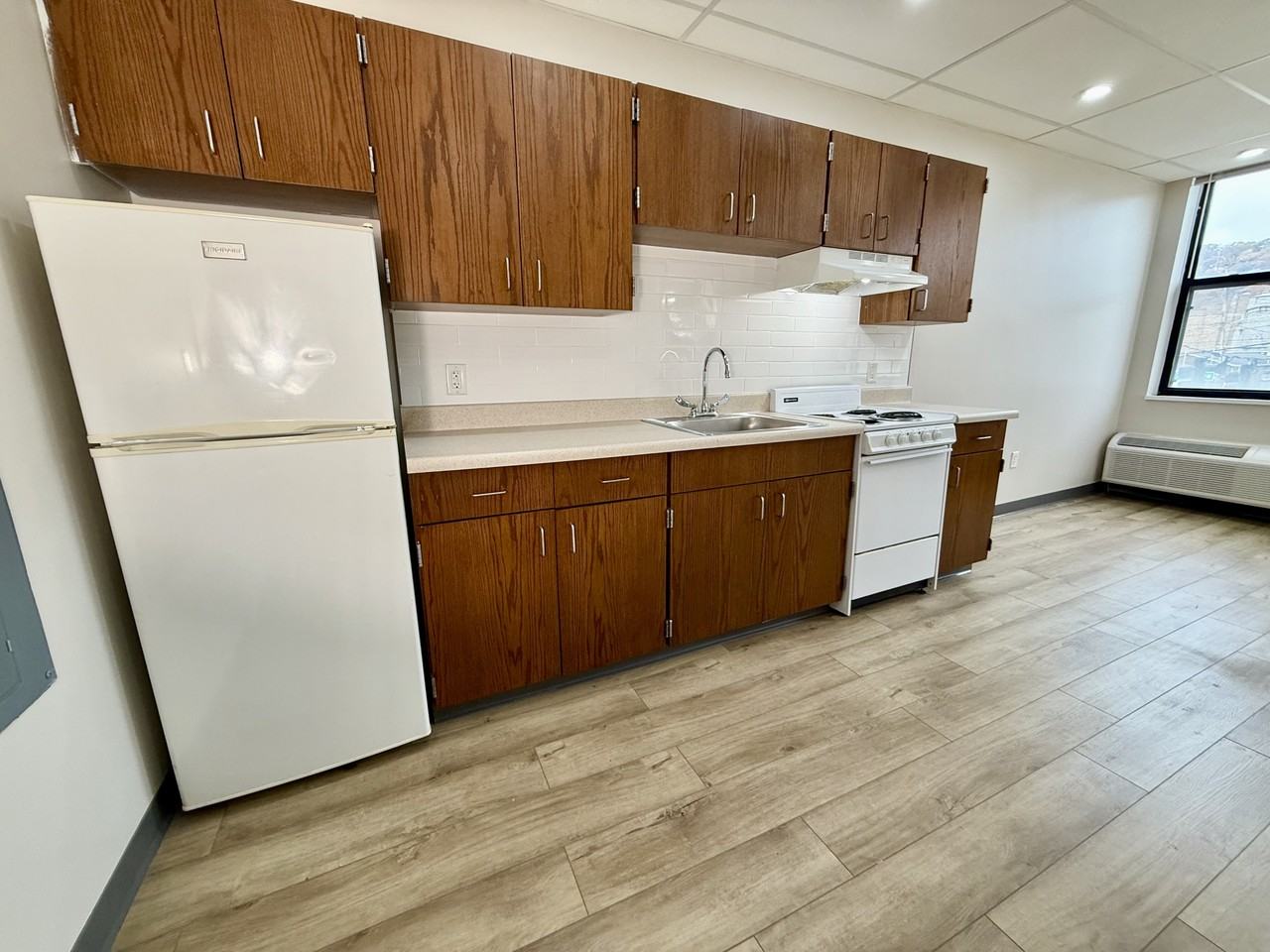 622 17th Street - Photo 2 of 16