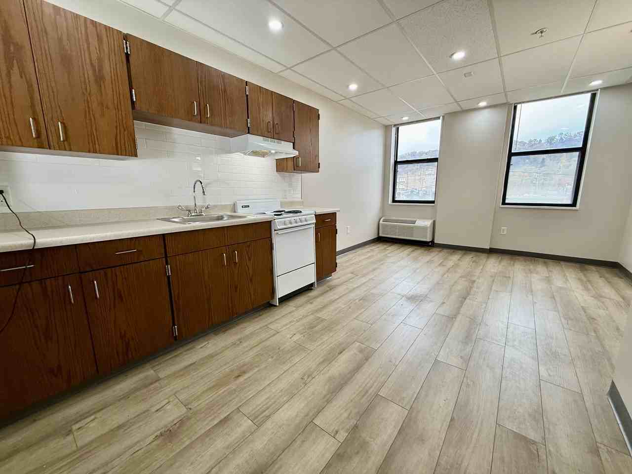 622 17th Street - Photo 3 of 16