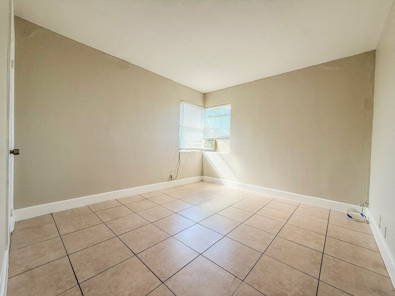1010 9th Street - Photo 4 of 12