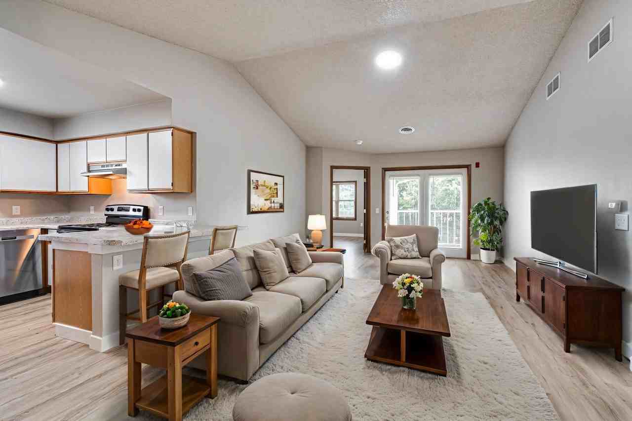 3121 Forest Run Ct. - Photo 4 of 20