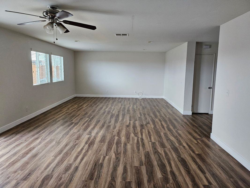 44640 Driftwood St - Photo 2 of 15