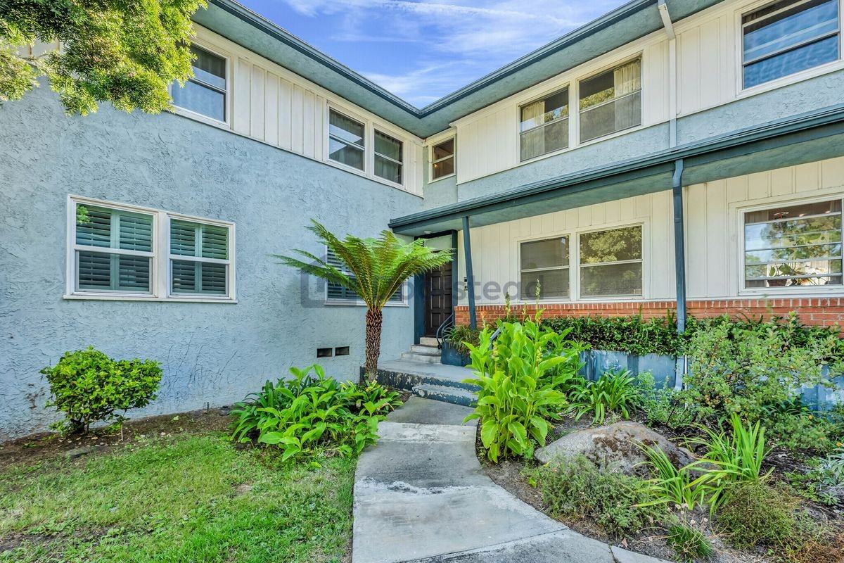 5835 Bowcroft St - Photo 6 of 28