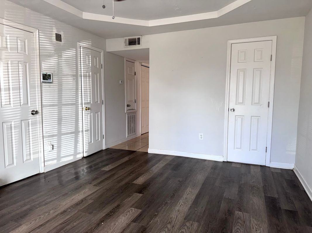 7021 Yorktown Dr - Photo 3 of 6