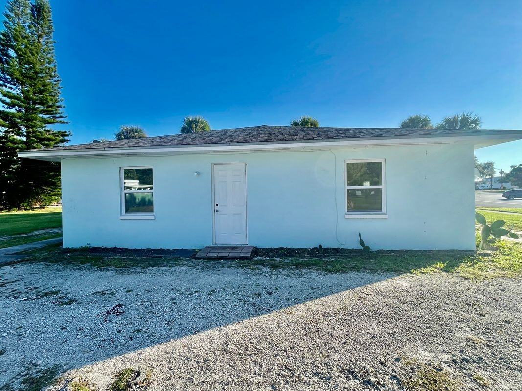 2194 Ponce De Leon Cir ##2 - Photo 2 of 13