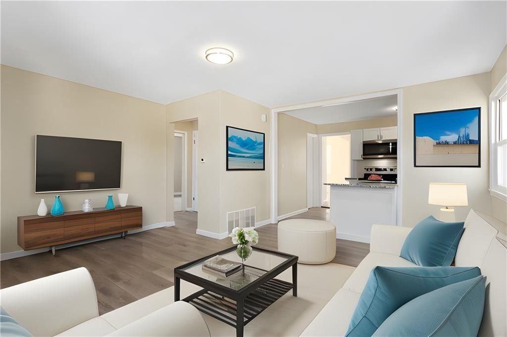 2619 Northeast 39th Terrace - Photo 2 of 14