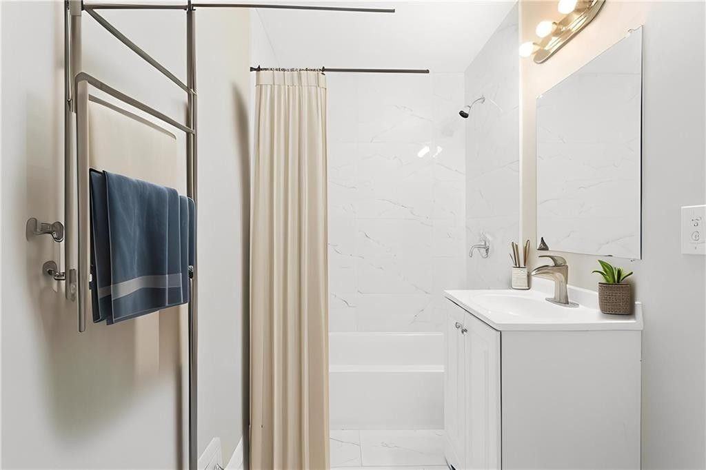 2619 Northeast 39th Terrace - Photo 6 of 14