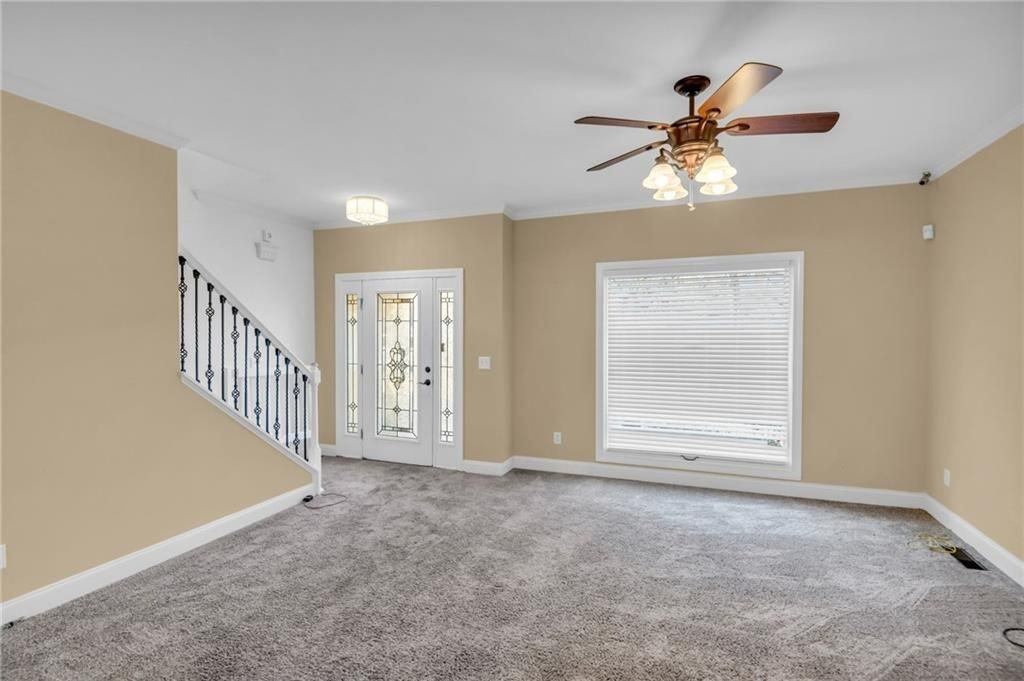 1093 Third St - Photo 4 of 24