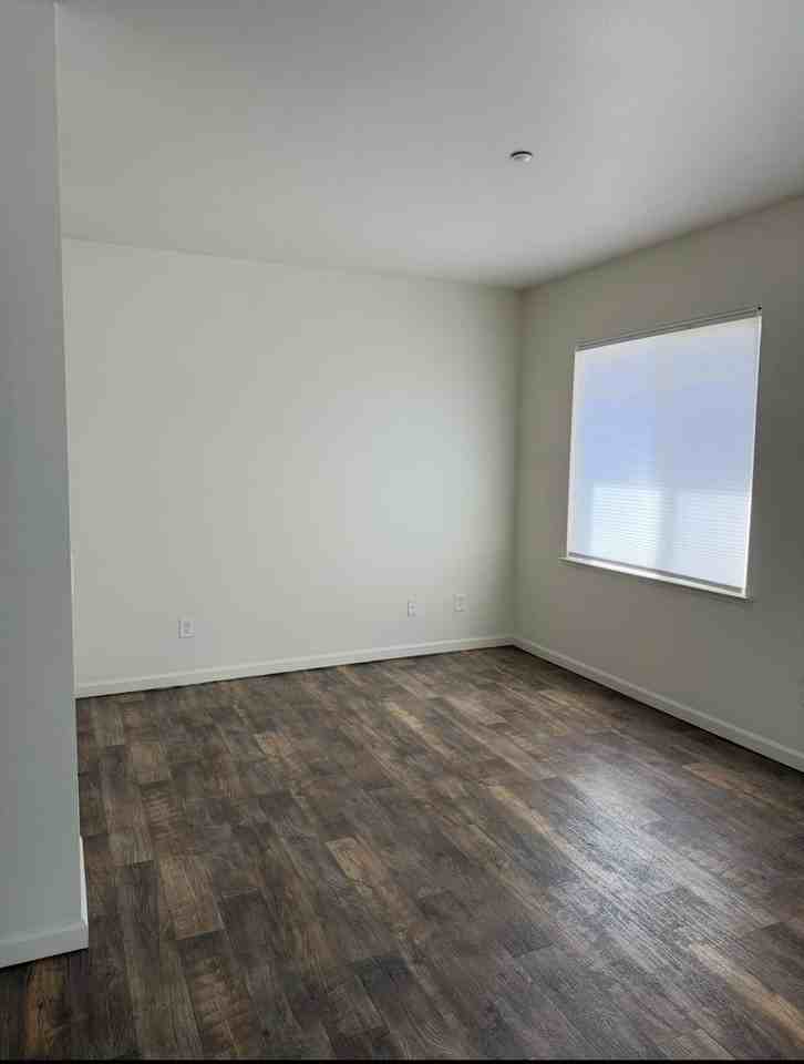 1450 Idlewild Dr - Photo 5 of 7