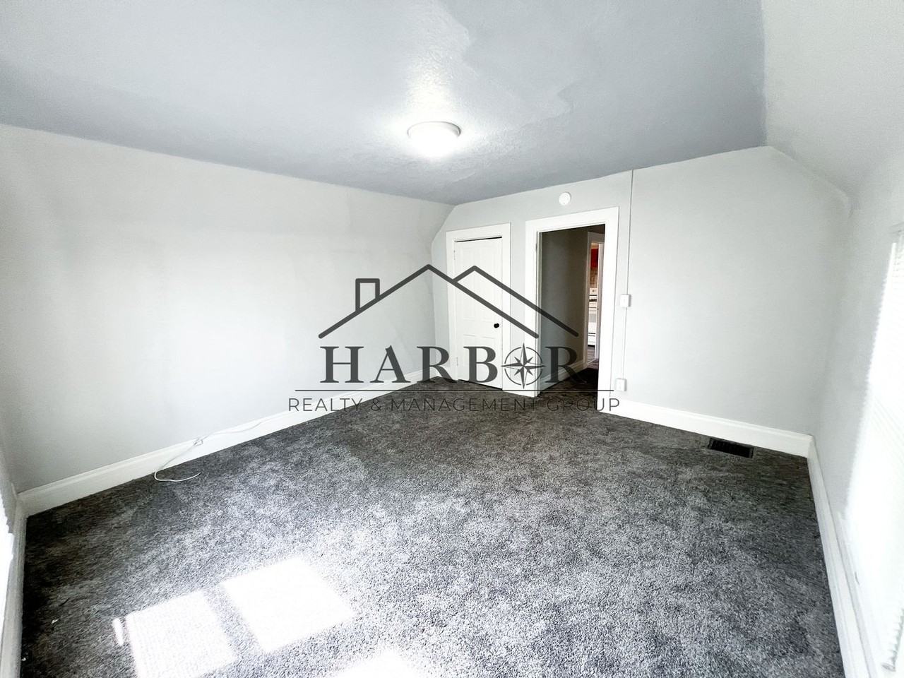 527 Boone St - Photo 3 of 18