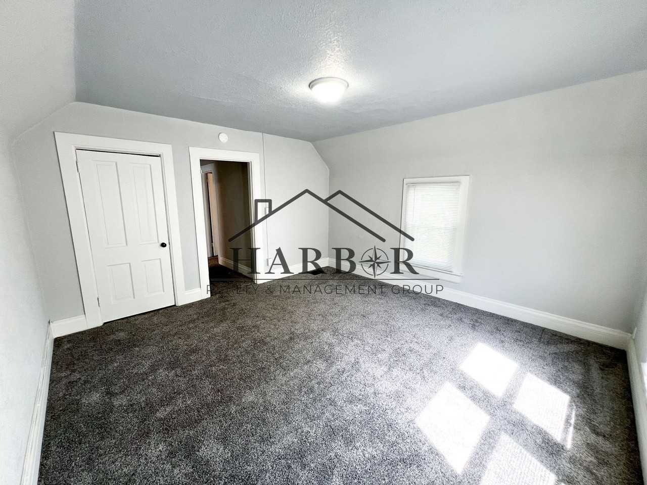 527 Boone St - Photo 5 of 18