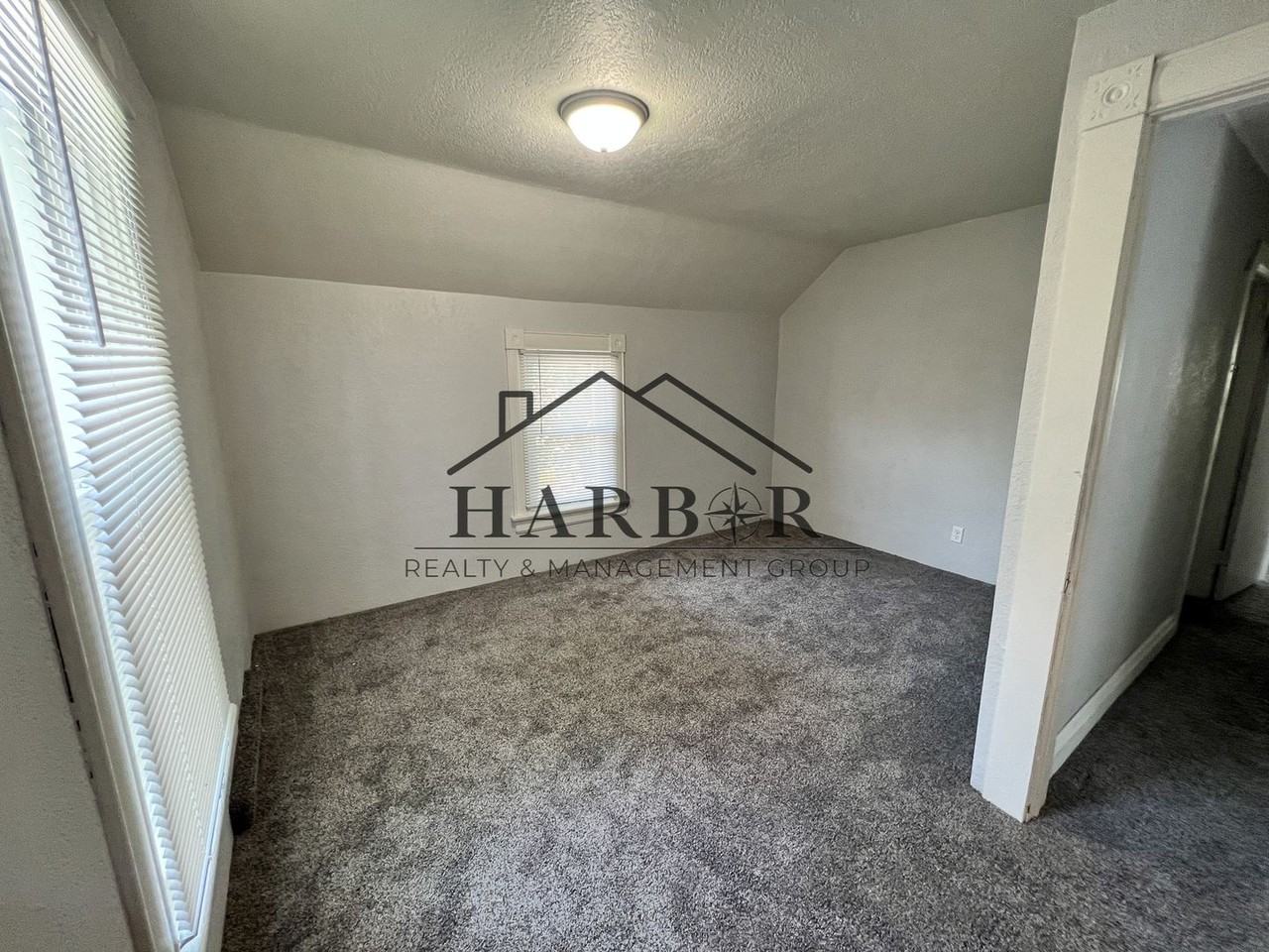 527 Boone St - Photo 6 of 18