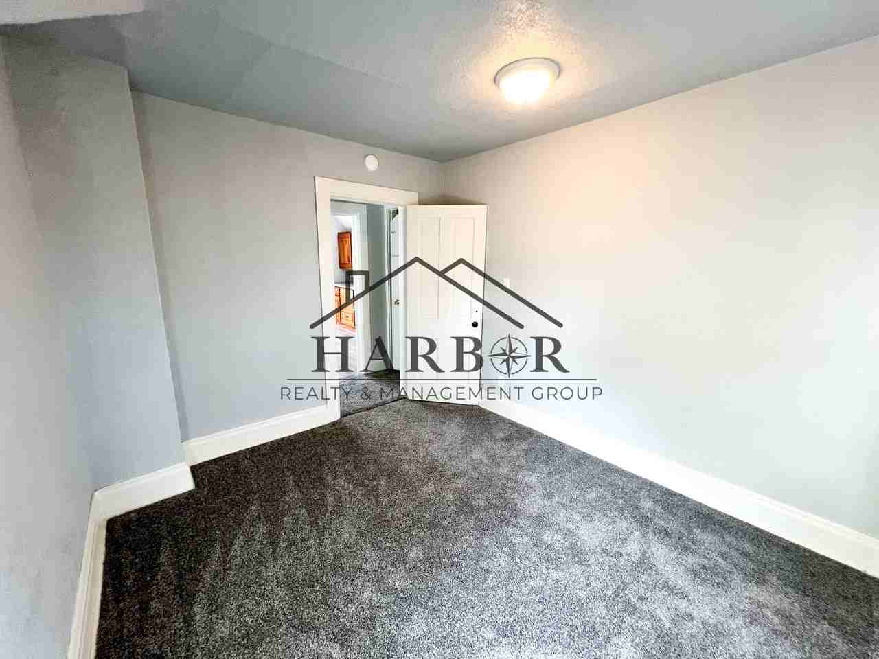 527 Boone St - Photo 7 of 18