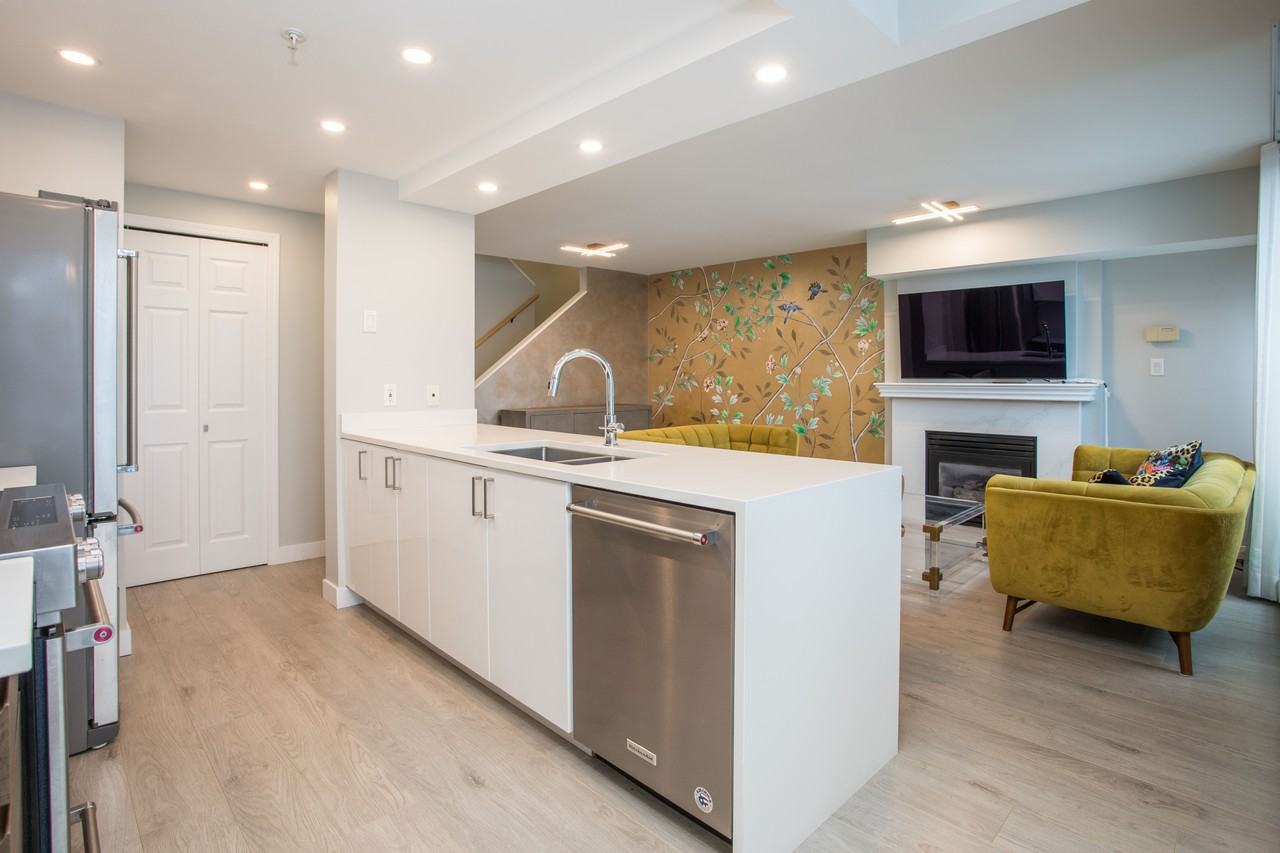 1228 Marinaside Cres #311 - Photo 3 of 27